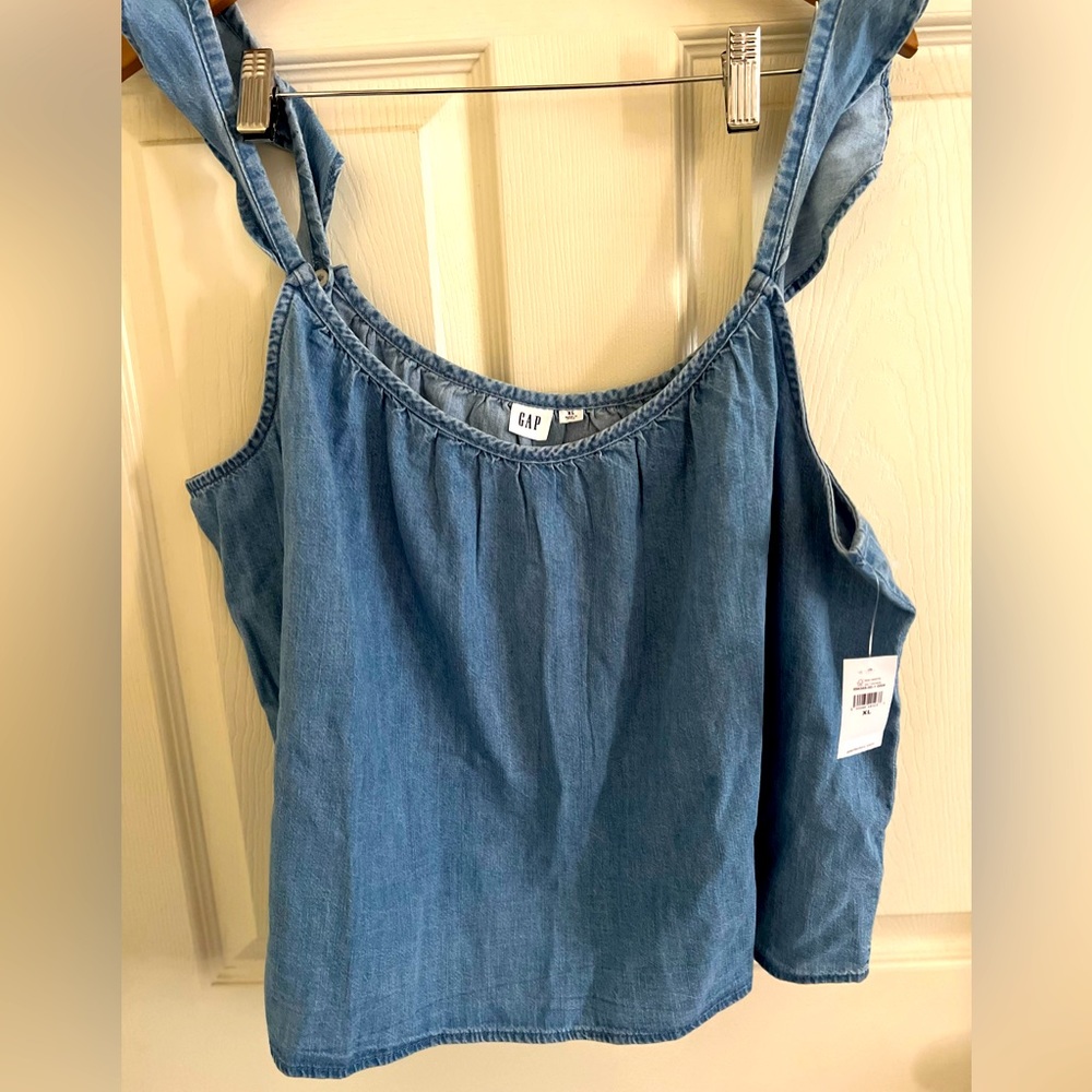 GAP Crop Top